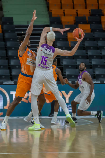 节冲突的展 节冲突的展