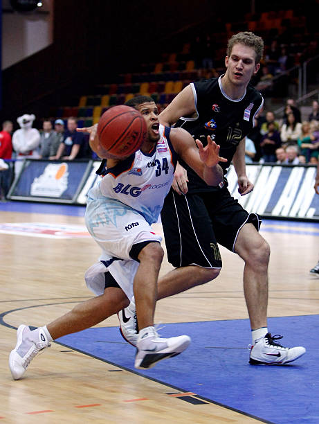 和身体对抗 和身体对抗